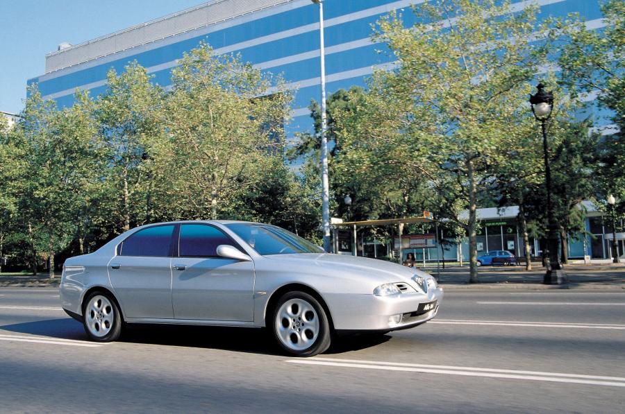  Alfa Romeo 166 (936) 1998 года  (фото 32 из 73)